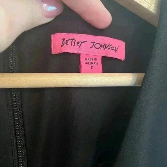 Betsy Johnson Sleeveless Ruffle Hem Dress - Picture 4 of 9